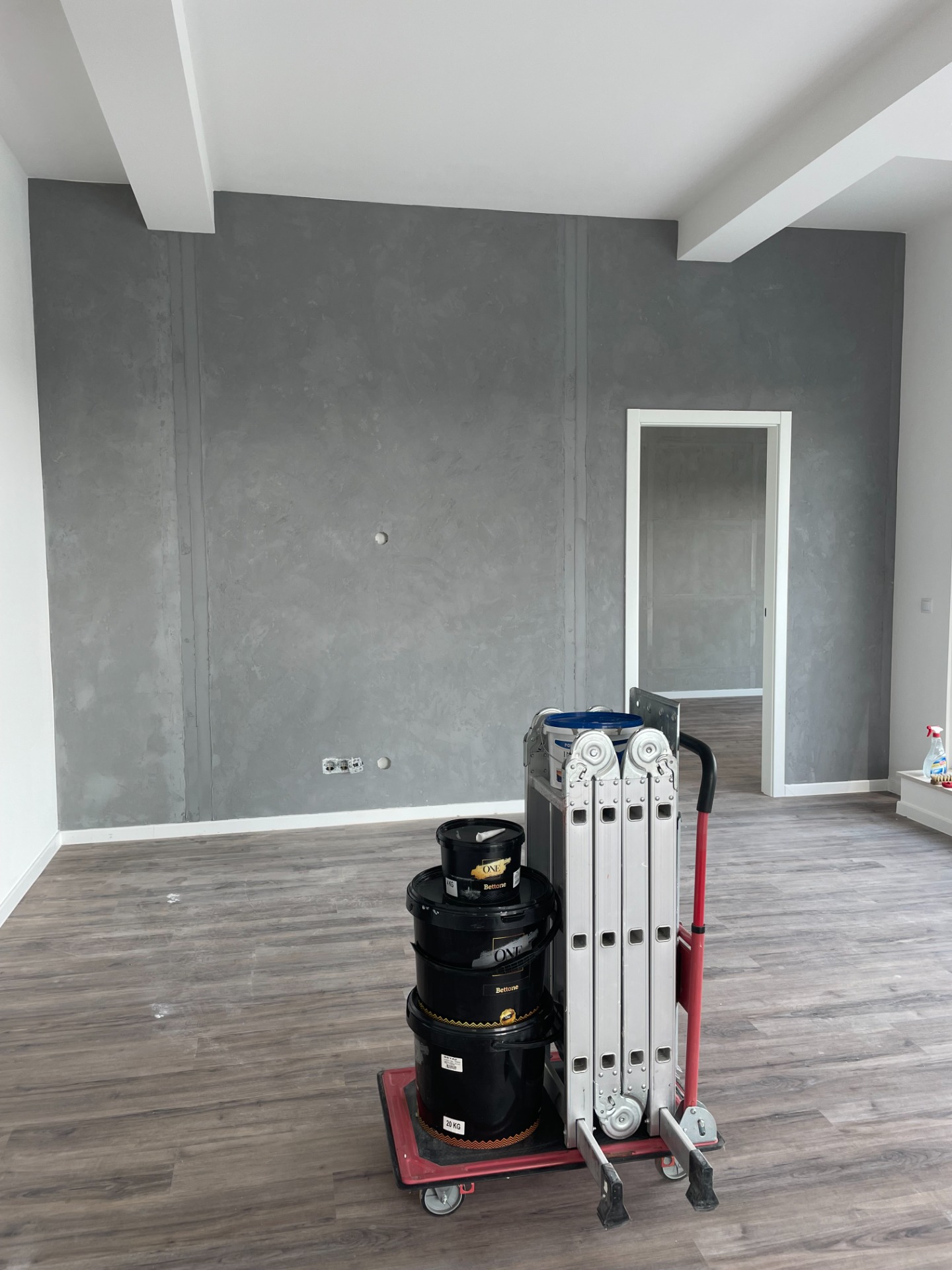 Látszó, betonpanel hatás, Budaörs