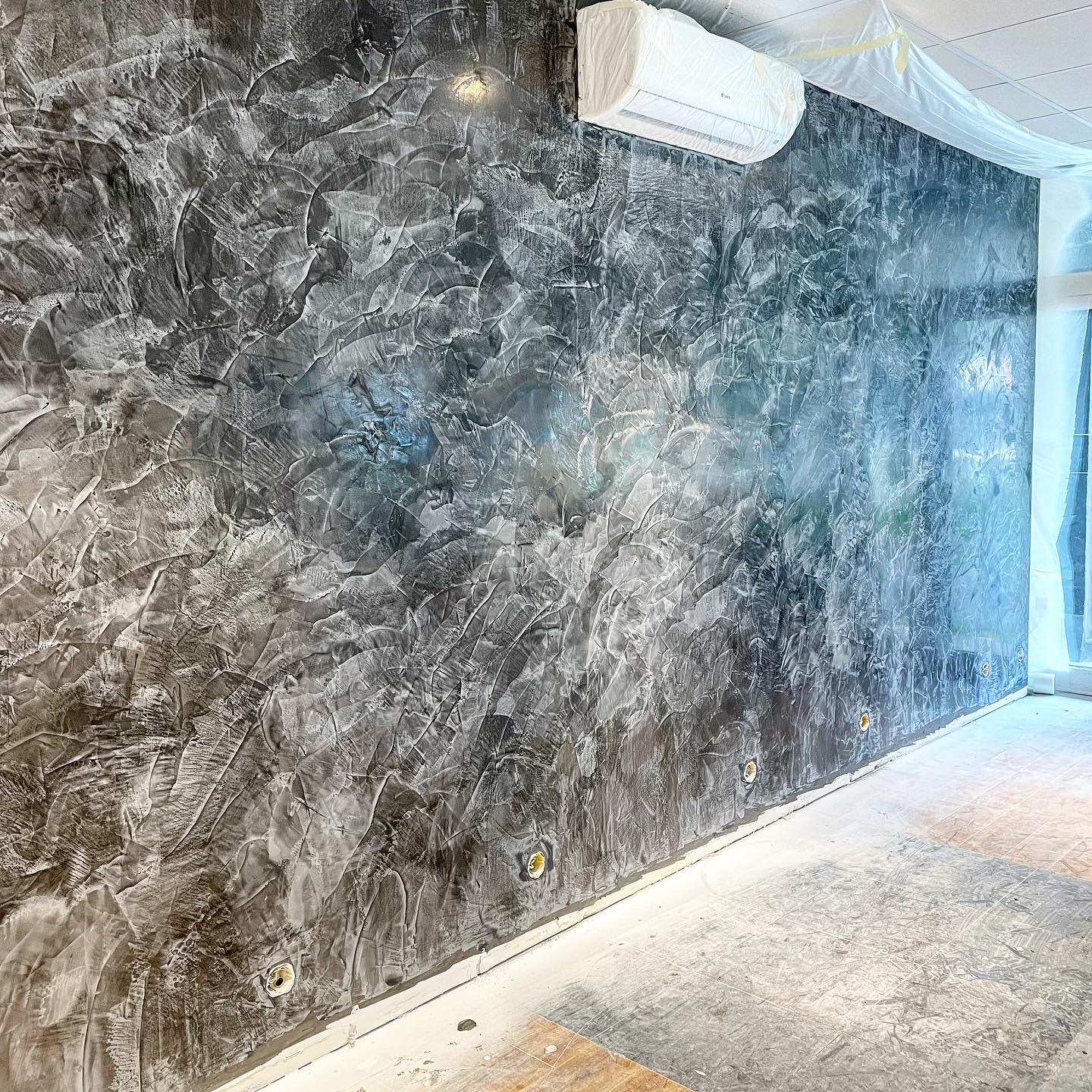 játék a struktúrával és a szinekkel, Miskolc